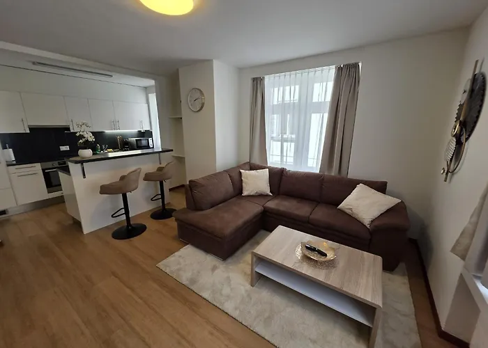 Surselva Szálloda *